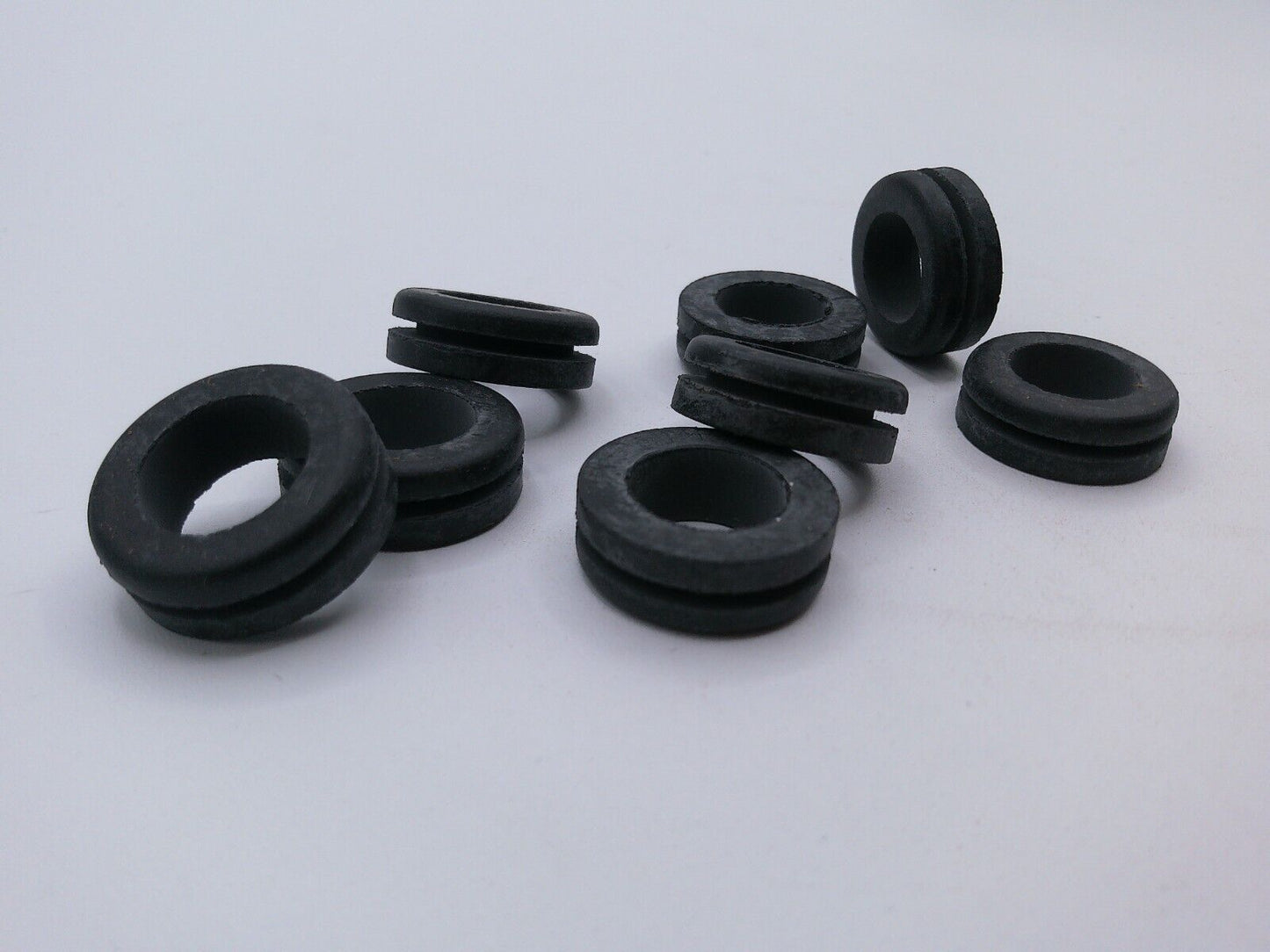 Lot of (8) Genuine OEM MACK 25166659 - Multi-Purpose Grommet | OS4-11-B