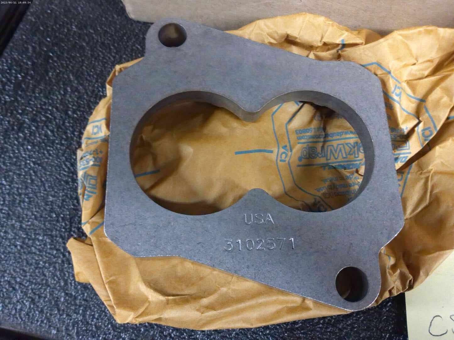 Genuine OEM Cummins Diesel Engine connection retainer 3102571 | CS18-B