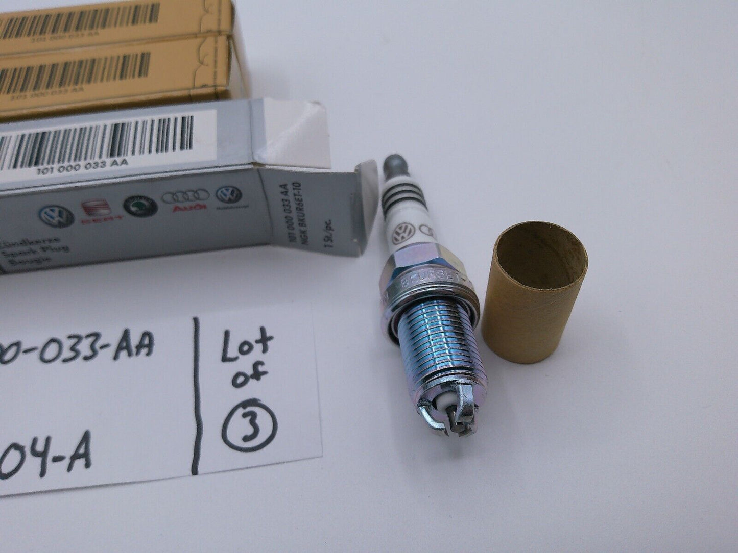 Audi-Volkswagen Genuine Spark Plugs 101000033AA Lot of (3) | OS3-04-A