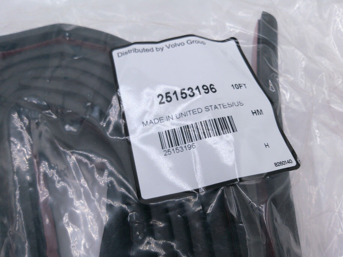 10 feet - Genuine Mack/Volvo Truck 25153196 Sealing Moulding | OS2-09