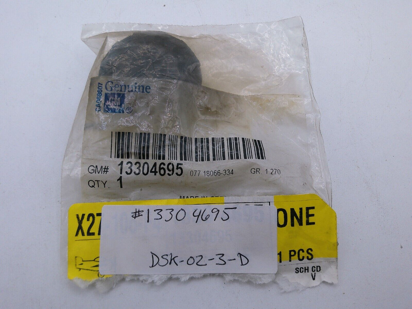 Genuine GM Insulator Radiator Lower 13304695 | DSK-02-3-D