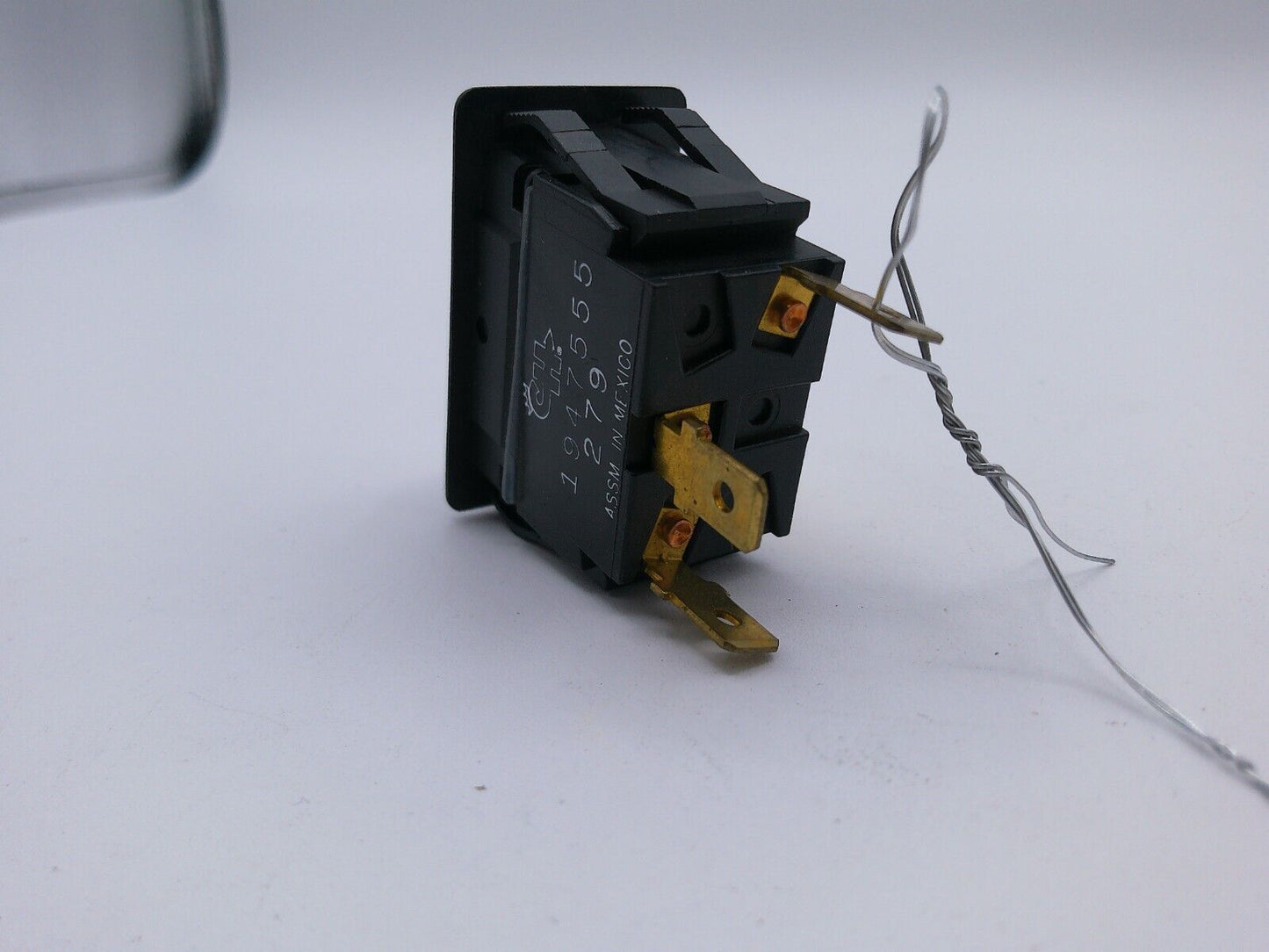 Genuine BlueBird Bus Part: 01947555 ROCKER SWITCH; AMBER | DSK-02-1E