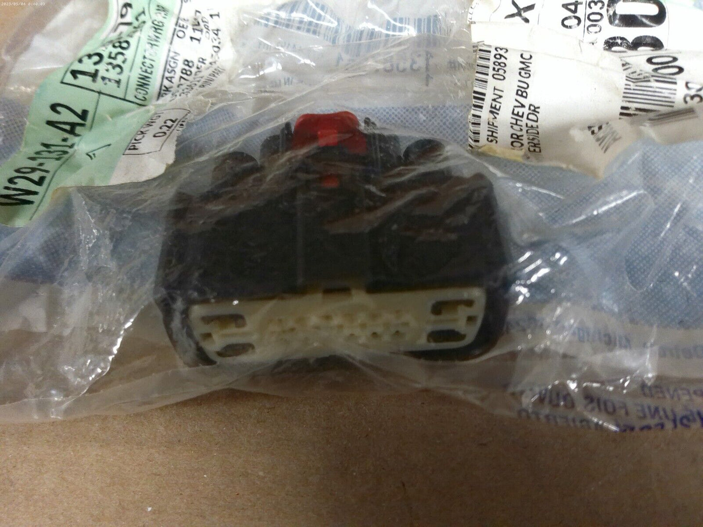 Genuine OEM GM Wiring Harness Connector 13587961 | DSK-02-5-A