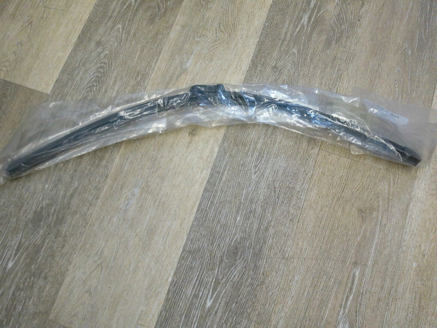 Genuine OEM GM 17-18 Bolt EV Wiper Arm-Front Blade 42566593 | CS12-E-BOX-2