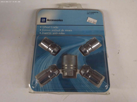 GM Wheel Locks 12498078 Set Genuine Part Lug Nuts Oem | CAVE14