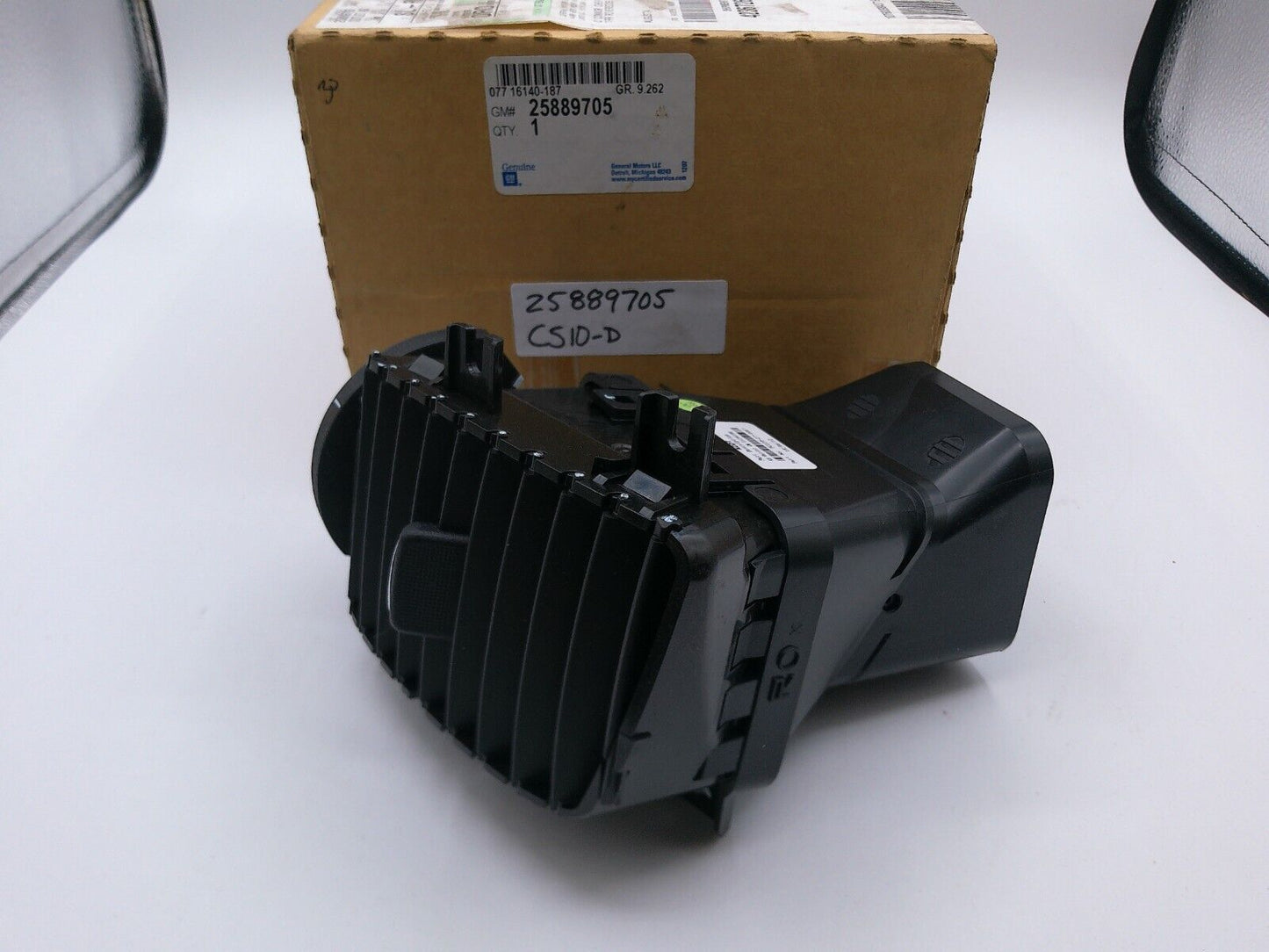 Genuine OEM GM Outlet Assembly Instrument Panel Outer Air 25889705 | CS10-D