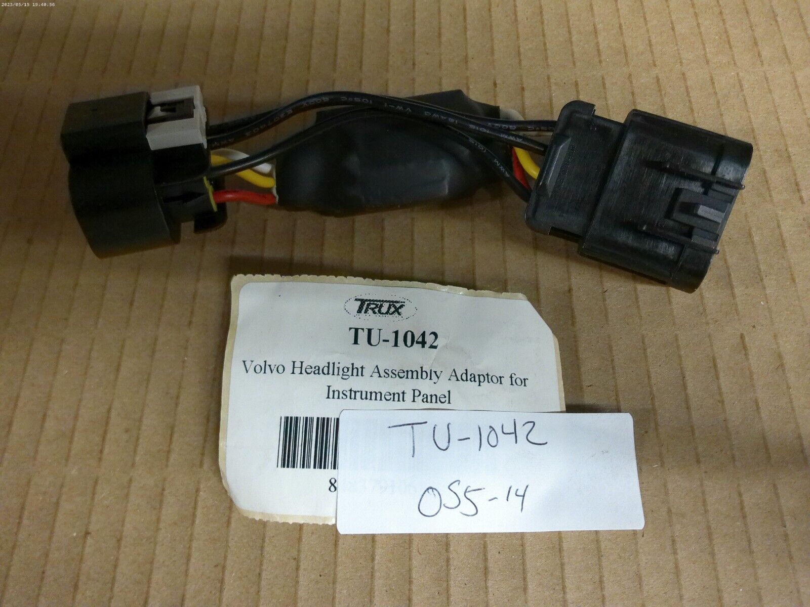 Trux TU-1042 Volvo Headlight Assembly Adaptor, For Instrument Panel | OS5-14