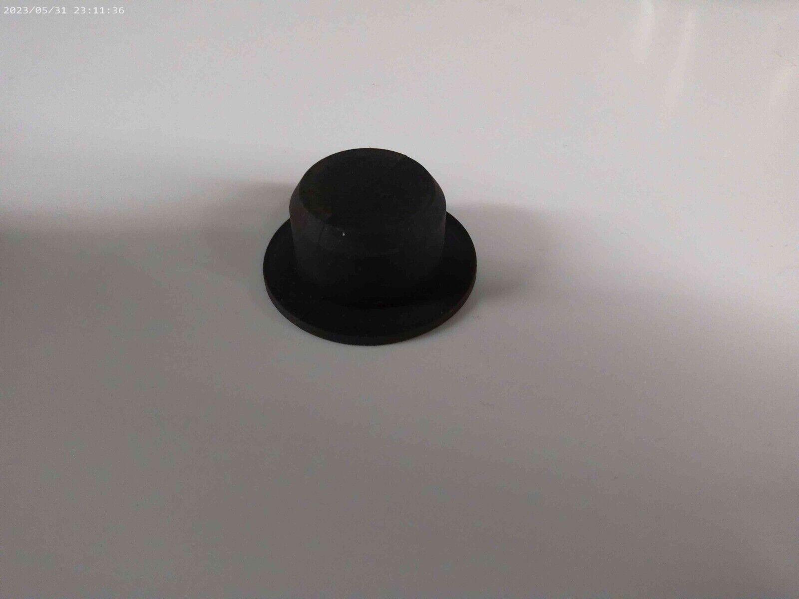 Plastic / Rubber Plug by Volvo 20464402 | OS7-10