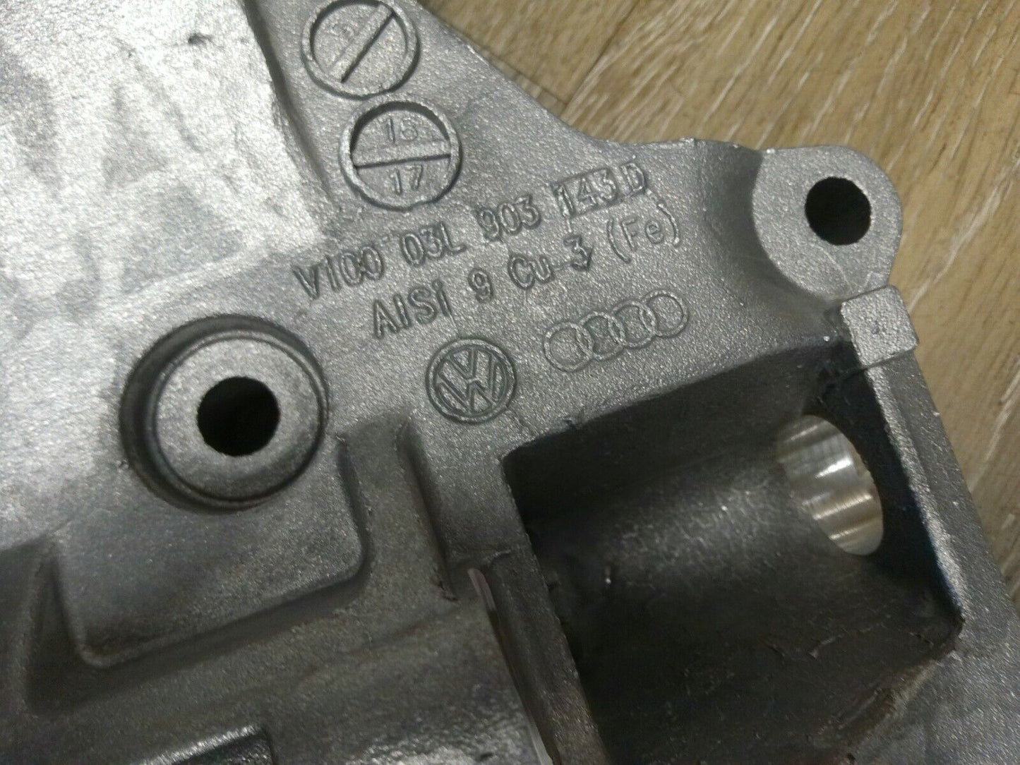 *NEW* AUDI VW ALTERNATOR MOUNT BRACKET 03L903139D | File-2