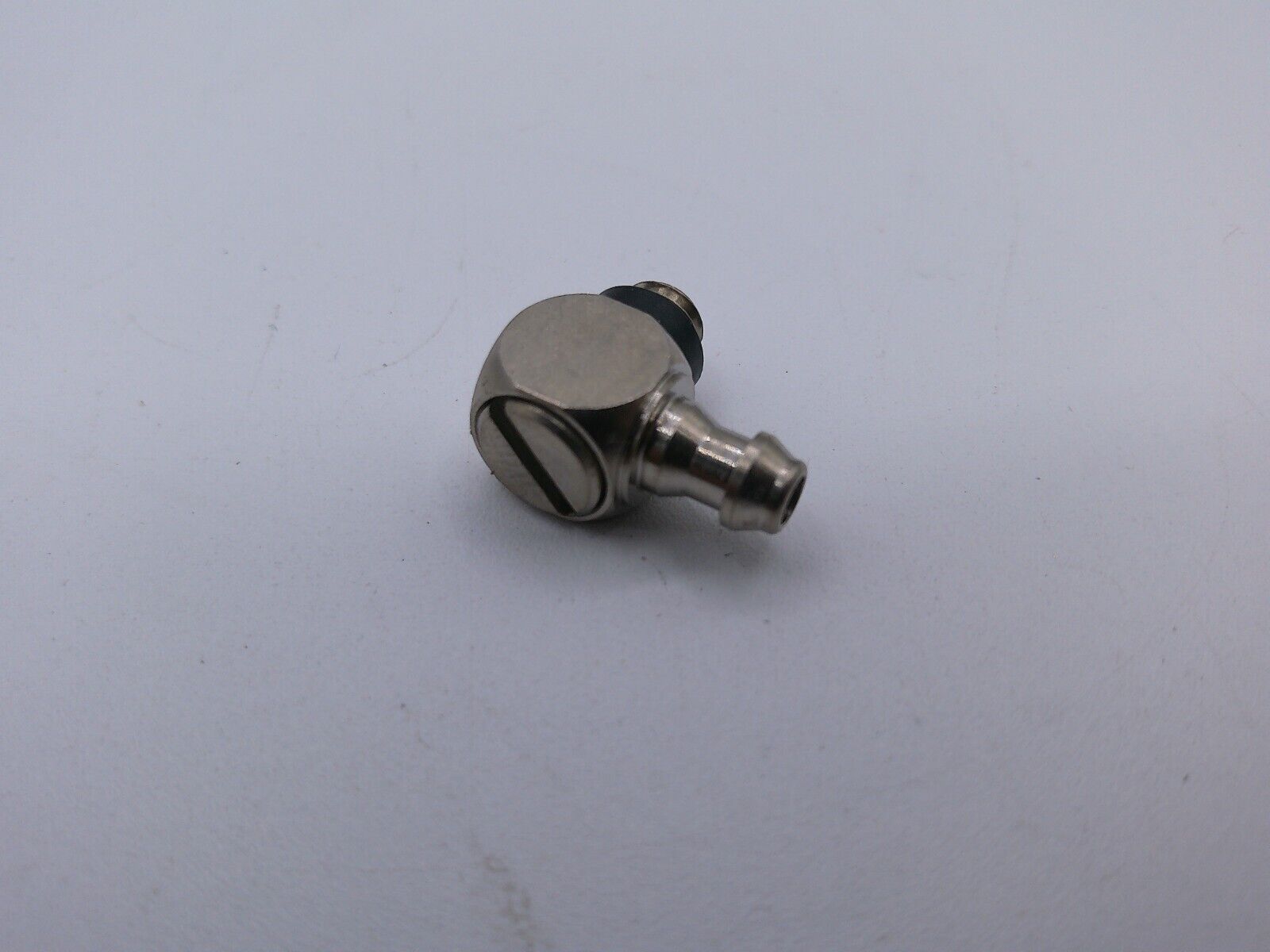 V2-SH-16 BARB FITTING - Bus Part - NEW | DSK-02-1B