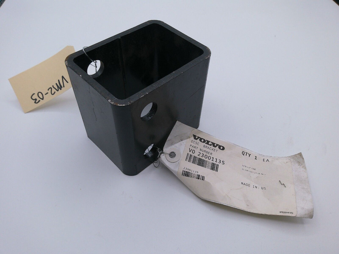 OEM Volvo Bracket 23001135 | VM2-03-2