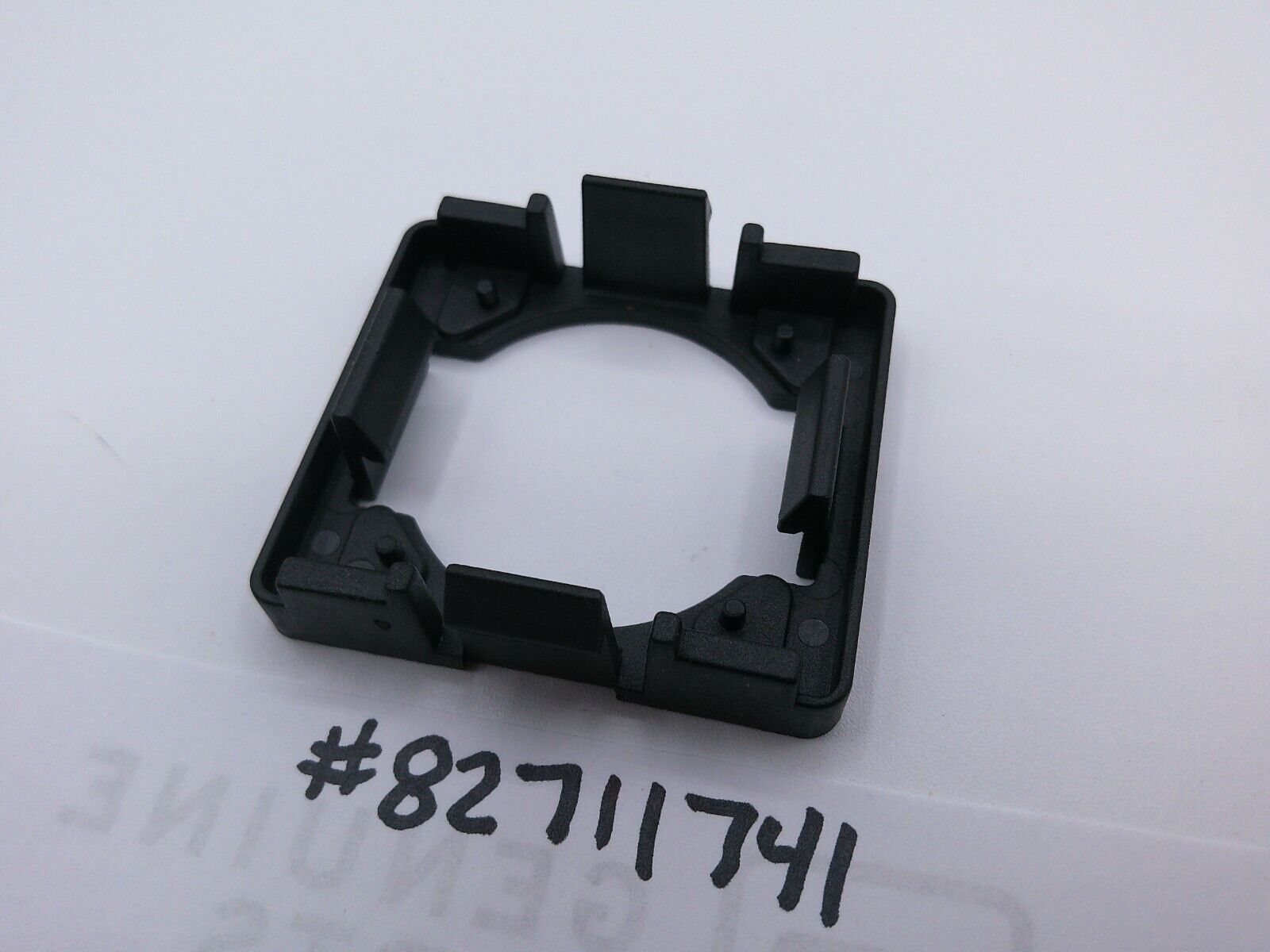 Genuine OEM Volvo 82711741 Plate | OS2-07-E