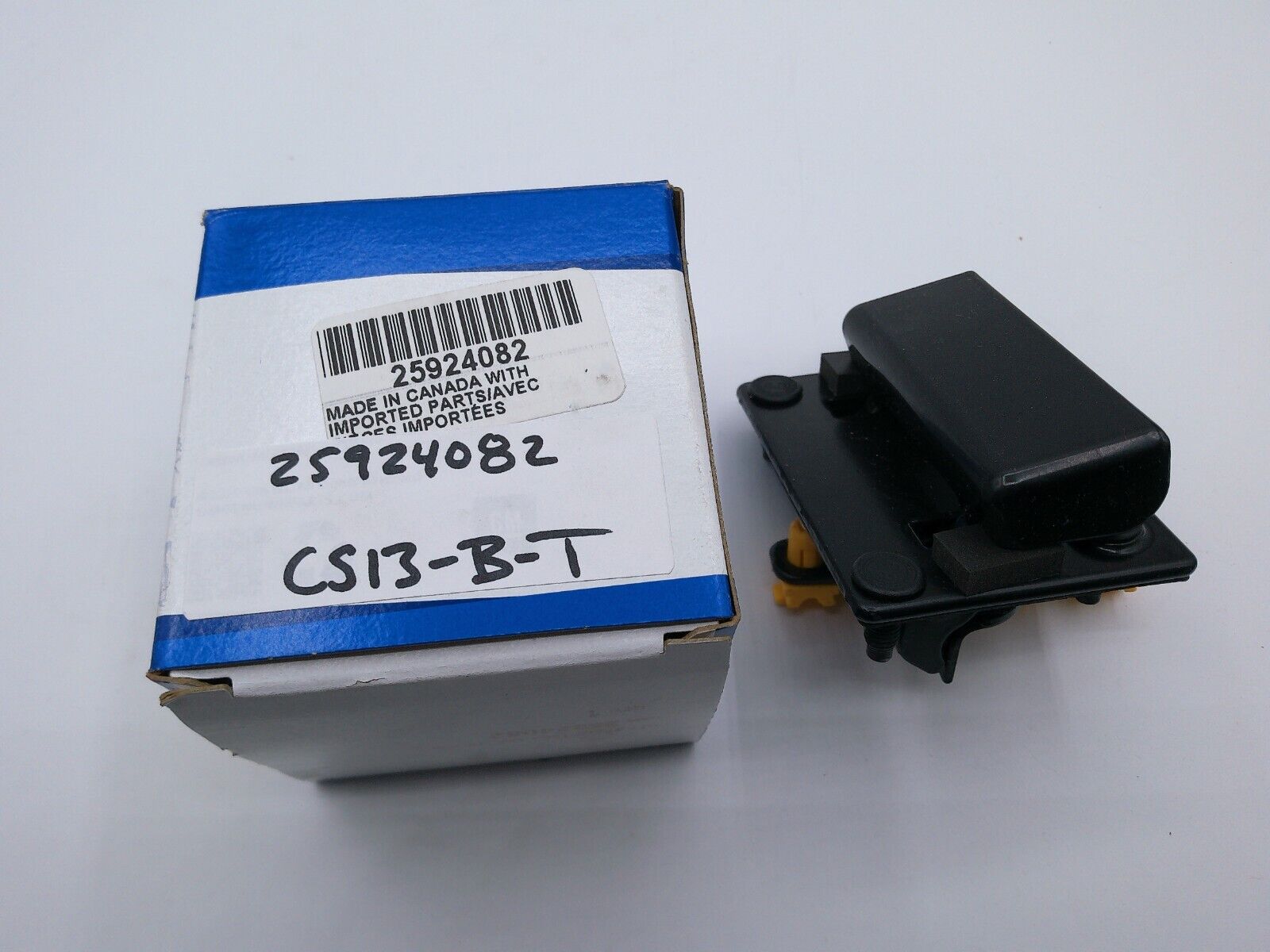 Genuine GM OEM Cargo Exterior Cab Door Latch Handle 25782176 | CS13-B-T