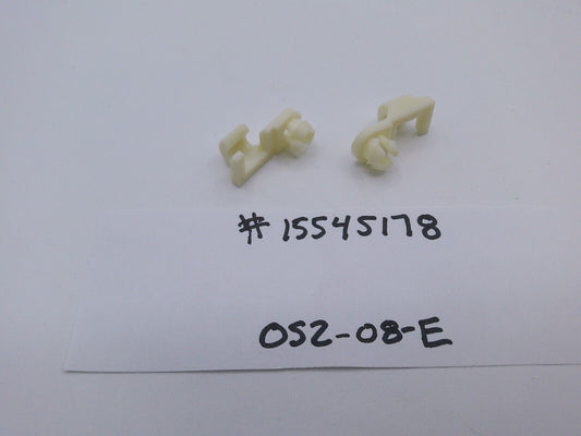 Lot of (2) GM OEM Tail Gate Hatch-Handle Retainer Clip 15545178 | OS2-08-E