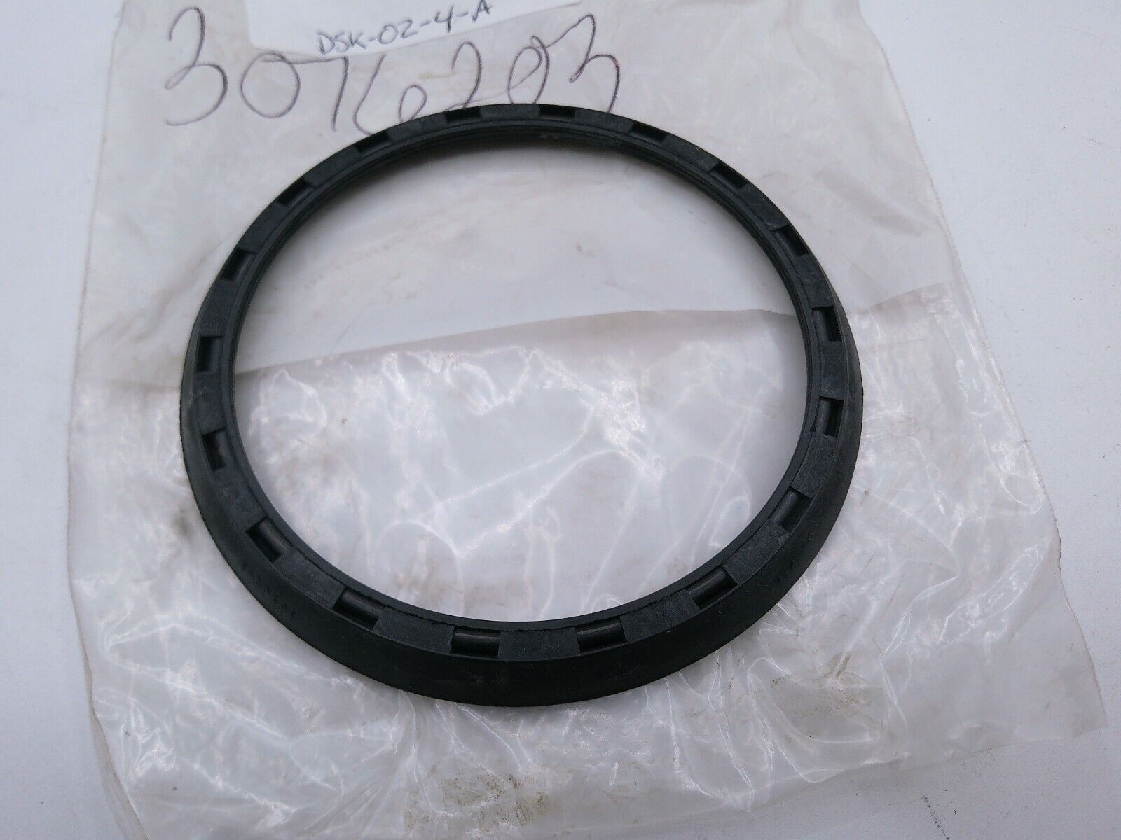 Genuine OEM Cummins 3076203 DUST SEAL | DSK-02-4-A