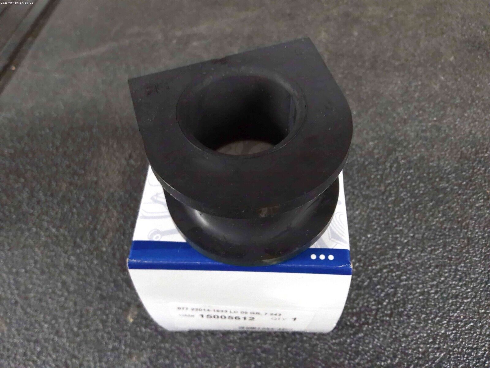 GM OEM Stabilizer Sway Bar-Front-Bushings 15005612 | CS19-C