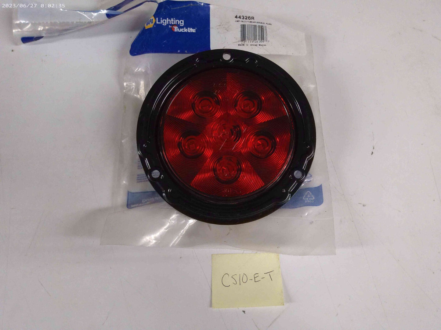 Truck-Lite 44326R Stop/Turn/Tail Light Kit | CS10-E-T