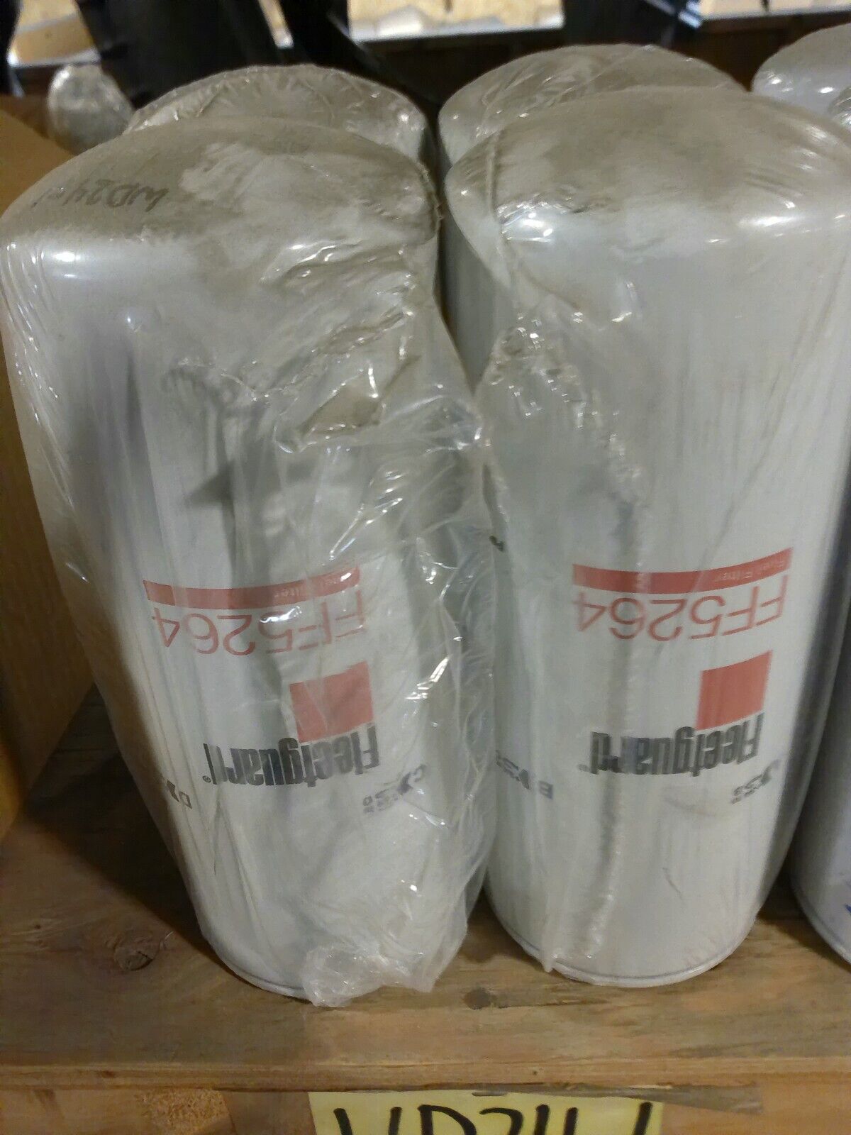 Lot of (4) GENUINE FLEETGUARD FUEL FILTER # FF5264 | WD24-1