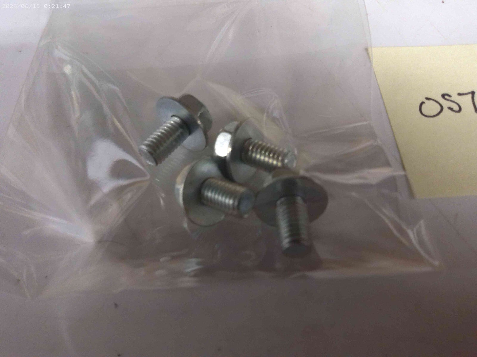 GM 97250489 Fuel Injector Feed Pipe Retainer Screw LOT OF (4) | OS7-07-E