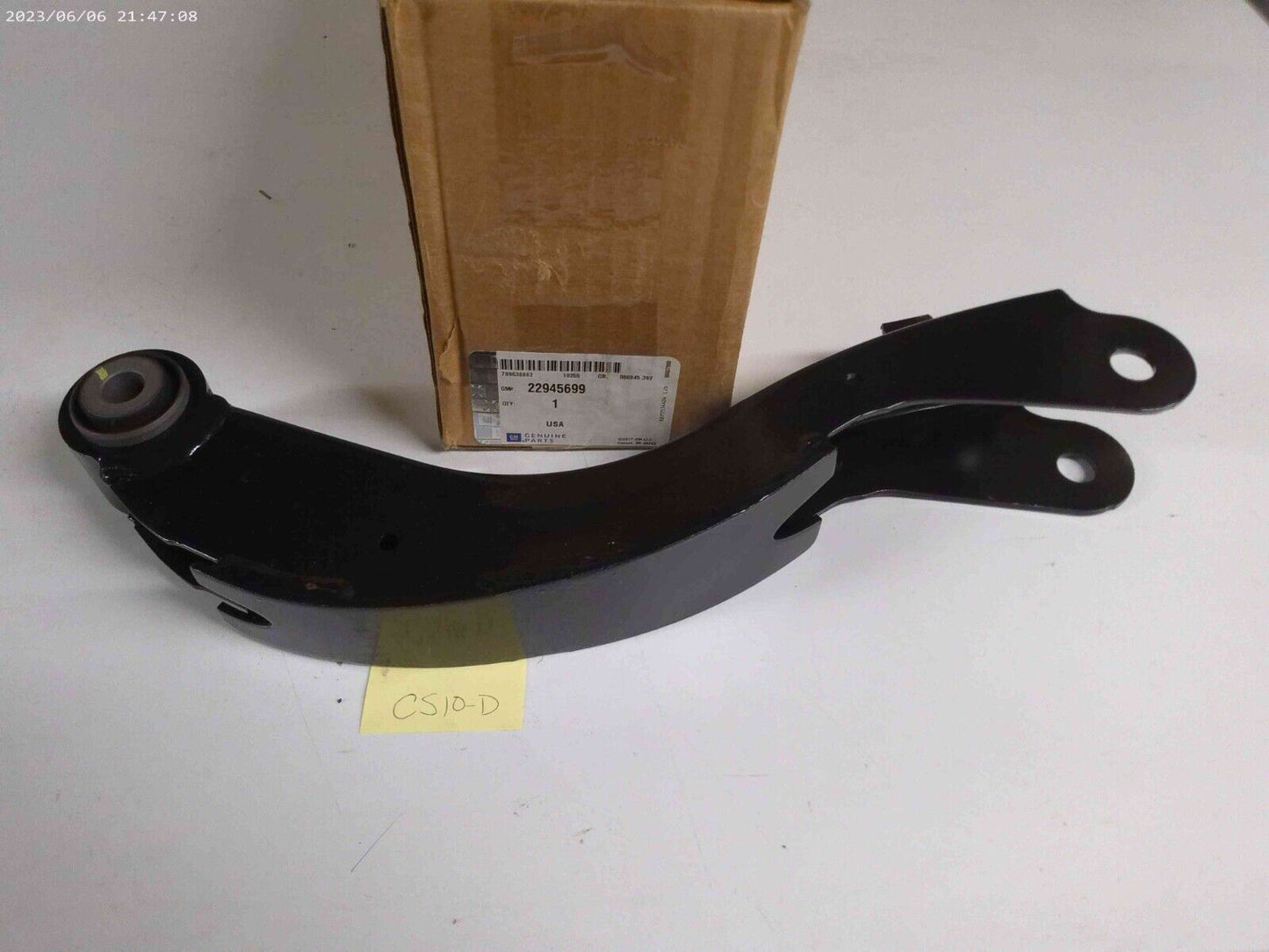 New Genuine OEM GM Rear Upper Control Arm - GM 22945699 | CS10-D