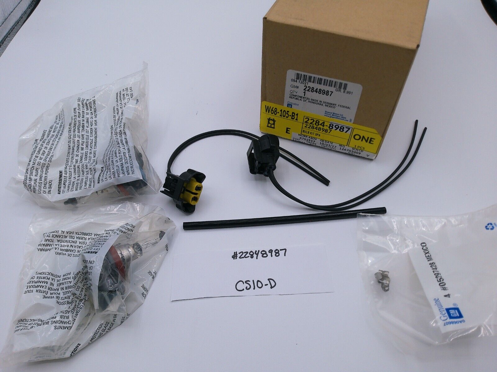 GM HEADLAMP LIGHT BULB WIRING HARNESS KIT Genuine OEM 22848987 | CS10-D