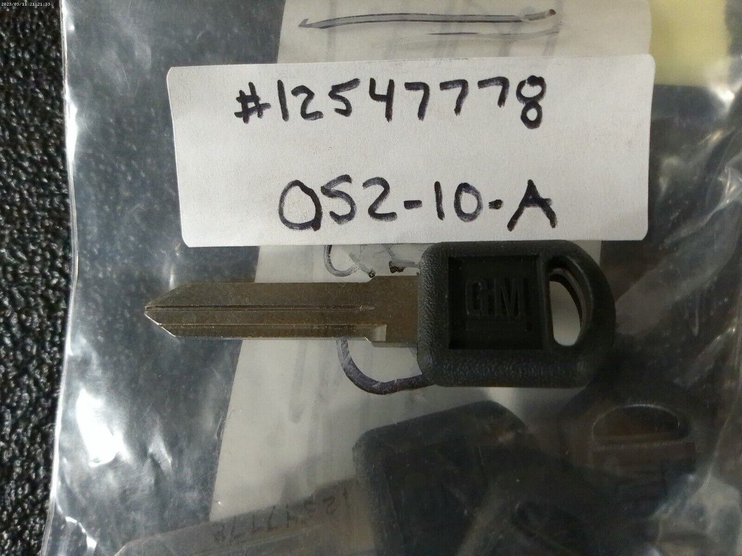 1 (One) NEW GM Logo Key OEM GM LOGO KEY 12547778 | OS2-10-A