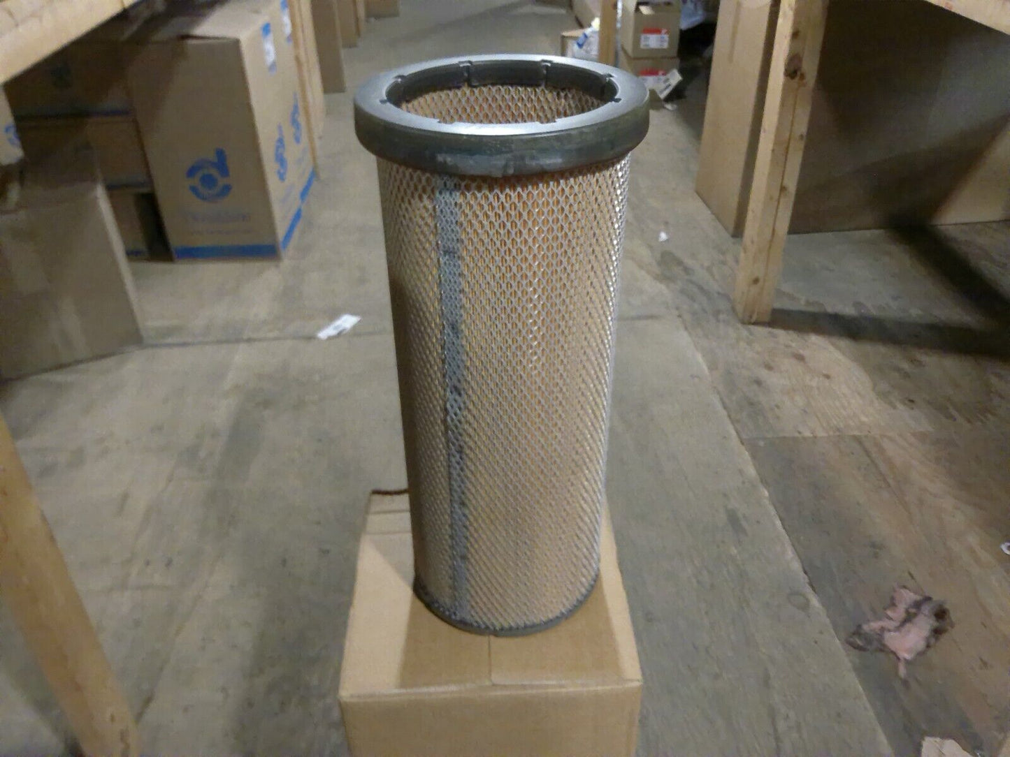 Air filter Genuine FLEETGUARD AF25138M | WD19-2