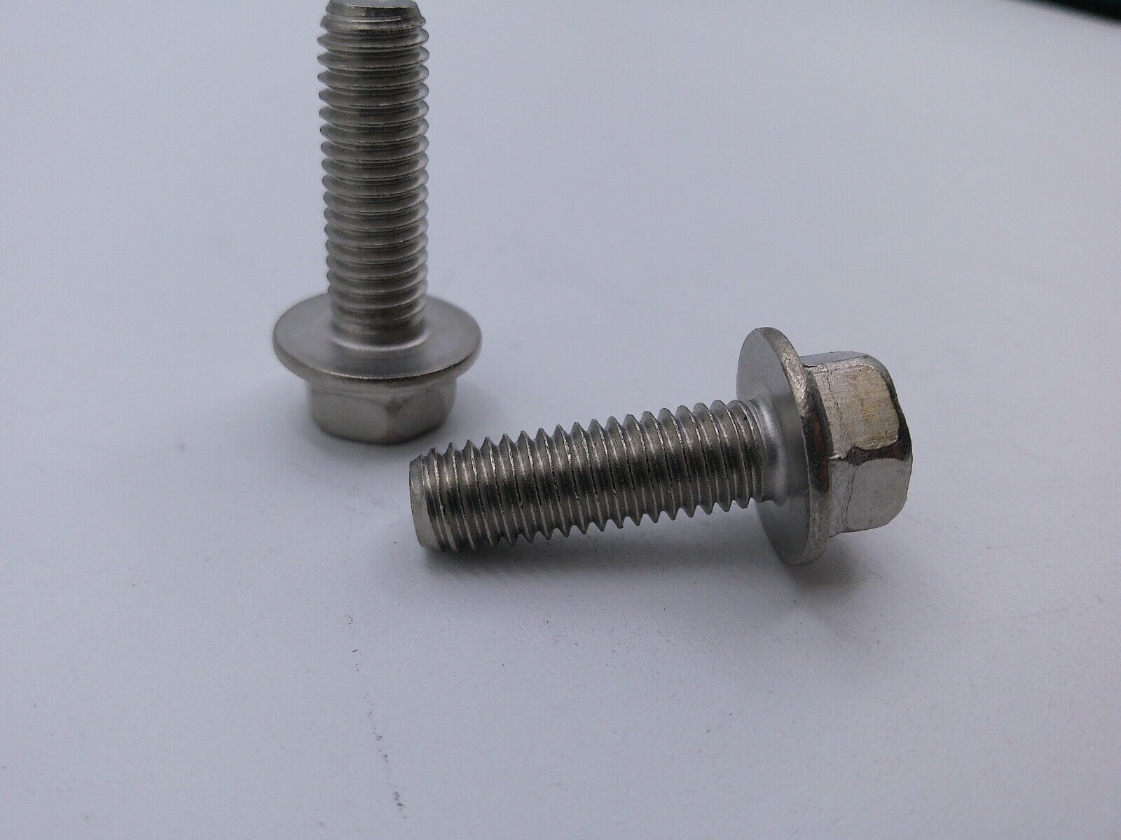 Lot of (2) OEM MACK Hex/Flange Screw Bolt 983585 | OS4-18-C
