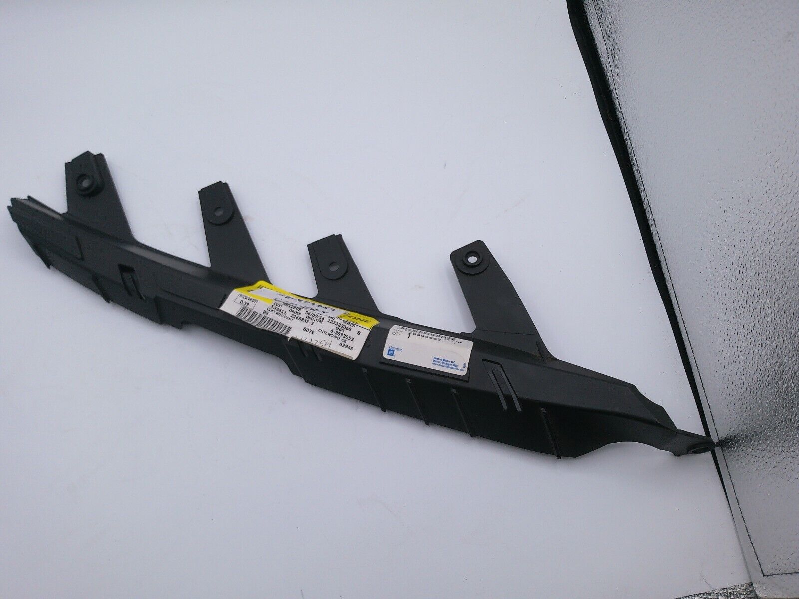 Chevrolet Malibu Front Right Headlight Bracket Holder 20809852 OEM | CS10-EN-T