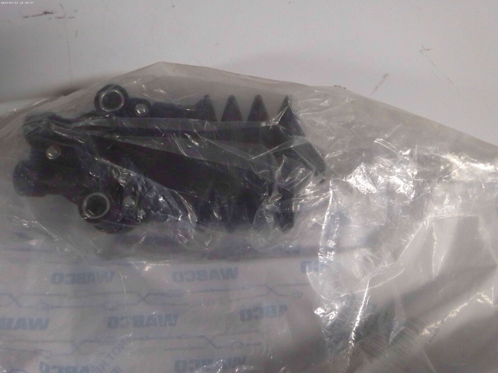 Genuine MERITOR WABCO AIR SYS VALVE, LEVELING - S4640070040 | OS6-16