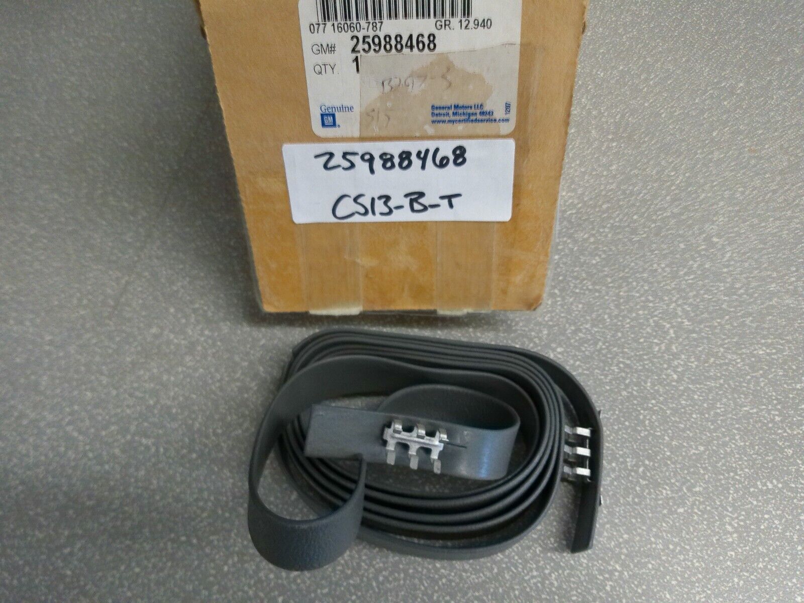 06-16 GM OEM Chevy Impala sealing strip rear quarter outer 25988468 | CS13-B-T