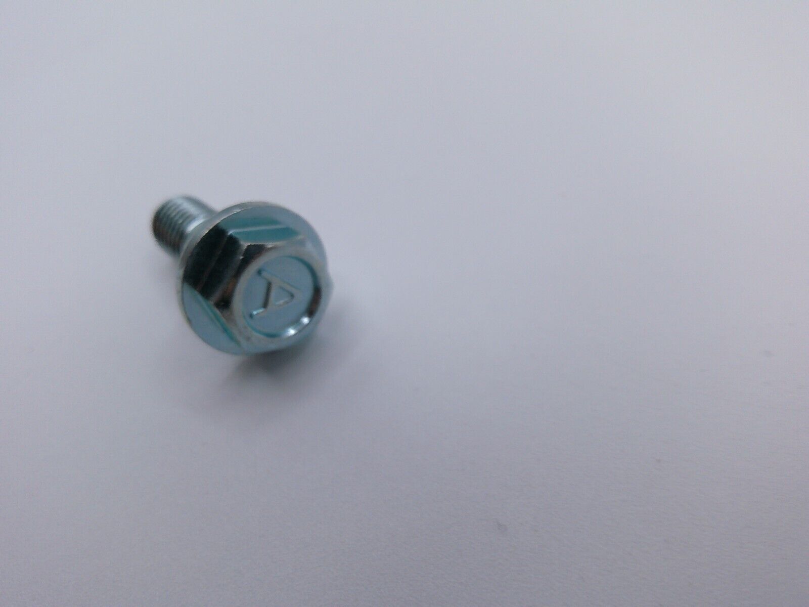 GENUINE OEM PART HINO 21811-E0050 BOLT UNION | OS1-05-D