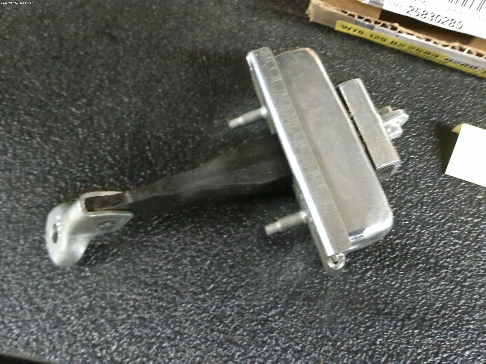 Genuine GM Check Asm-Frt S/D 25830280 | CAVE15