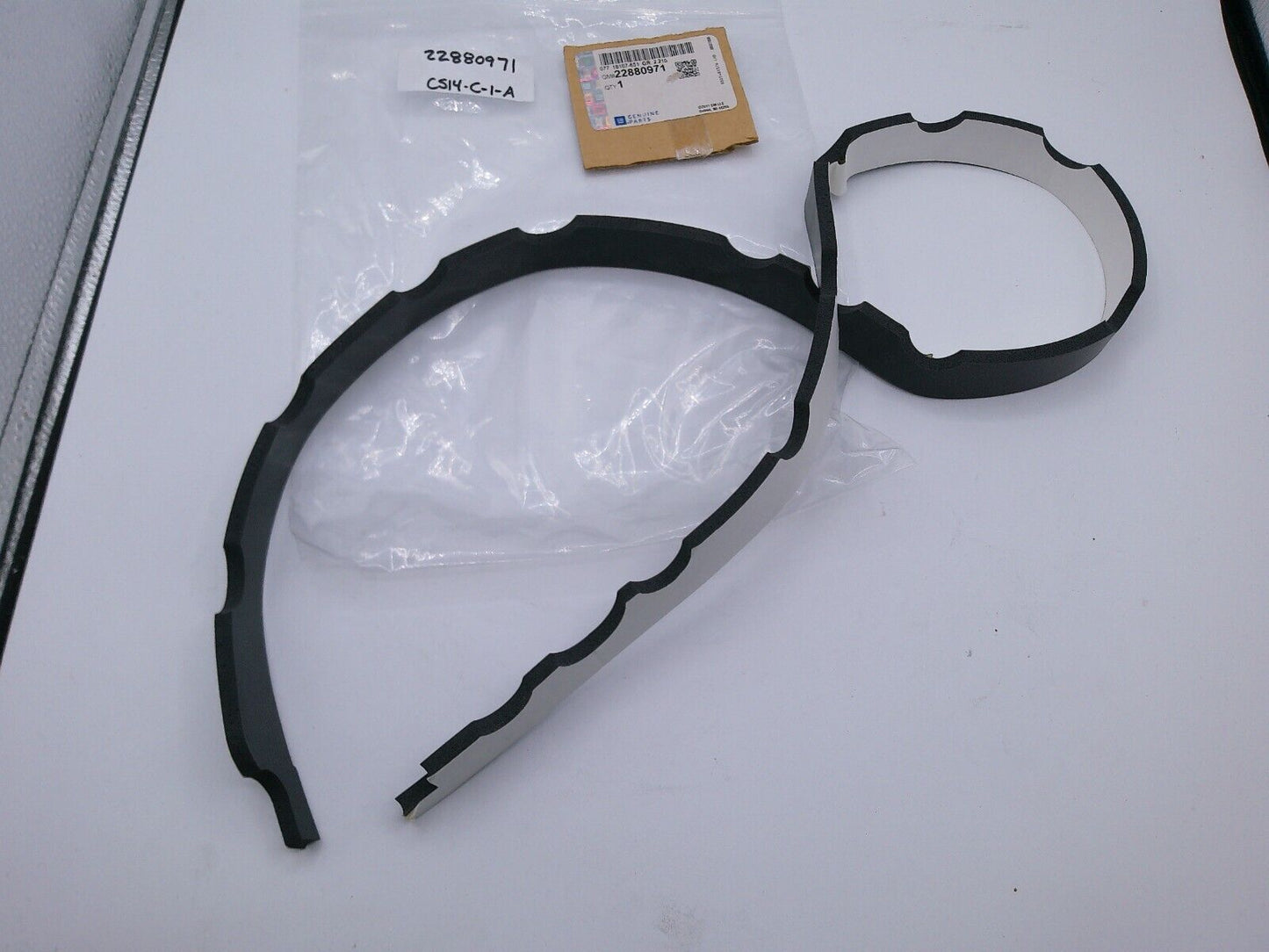 Genuine OEM GM 22880971 Seal, Battery Cover | CS14-C-1-A