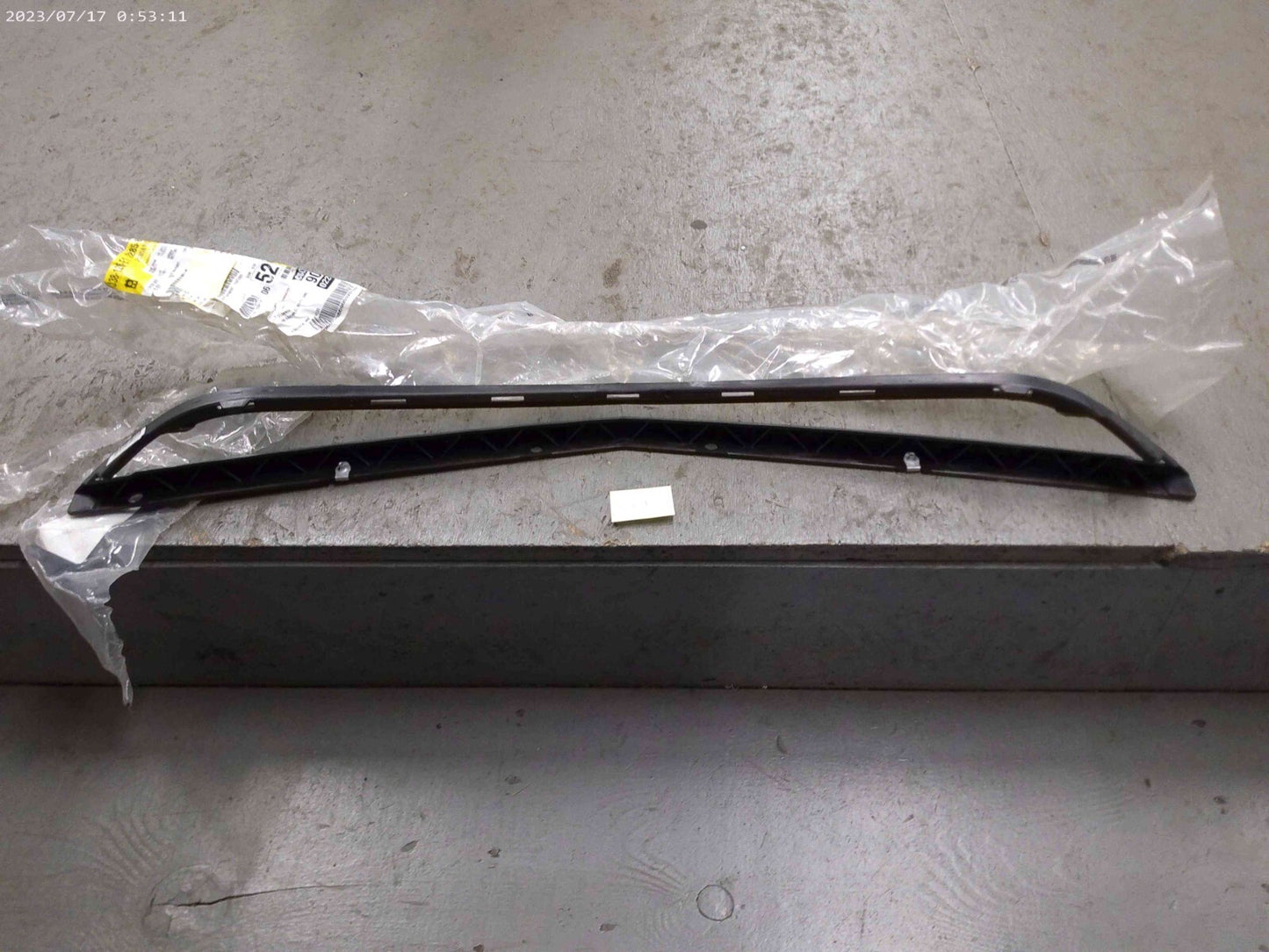 Cadillac GM OEM 14-16 CTS Front Bumper-Lower Grille Grill 22858103 | CS15-E