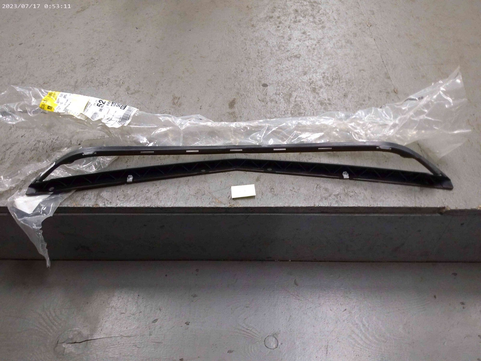 Cadillac GM OEM 14-16 CTS Front Bumper-Lower Grille Grill 22858103 | CS15-E