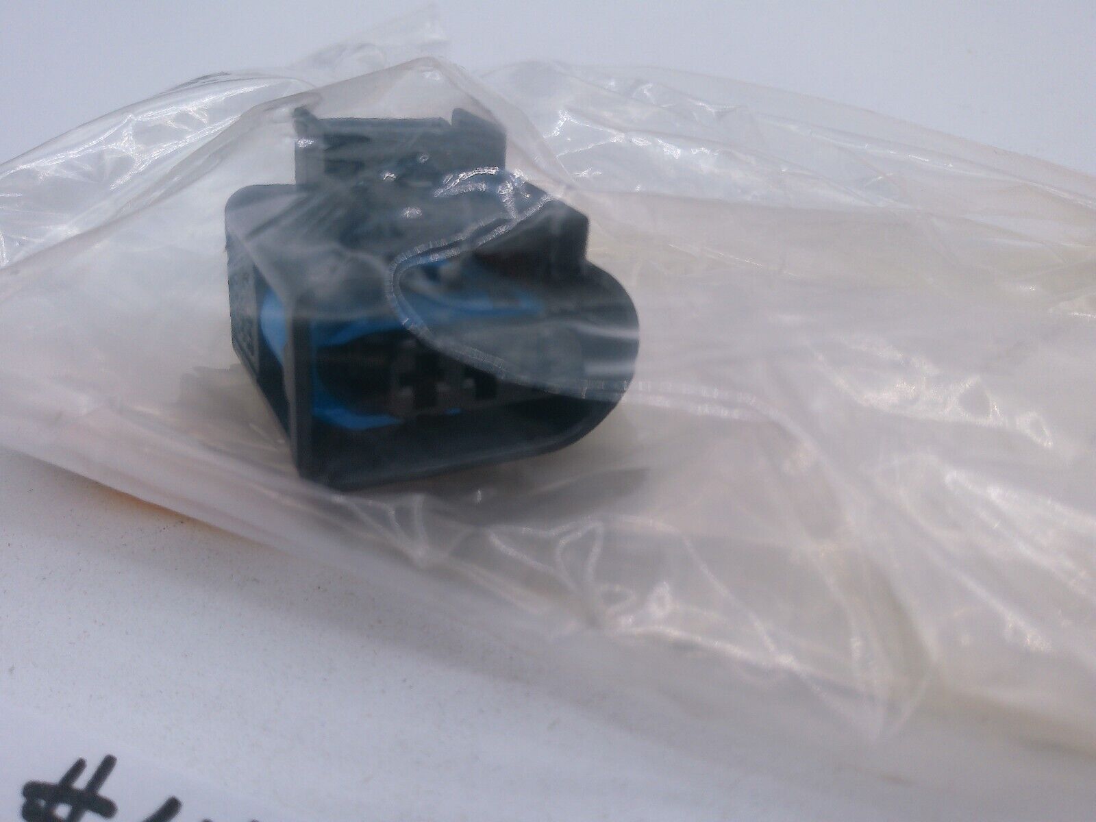 Genuine OEM New Flat Connector Housing Audi Volkswagen 4D0971993A | OS3-01-B