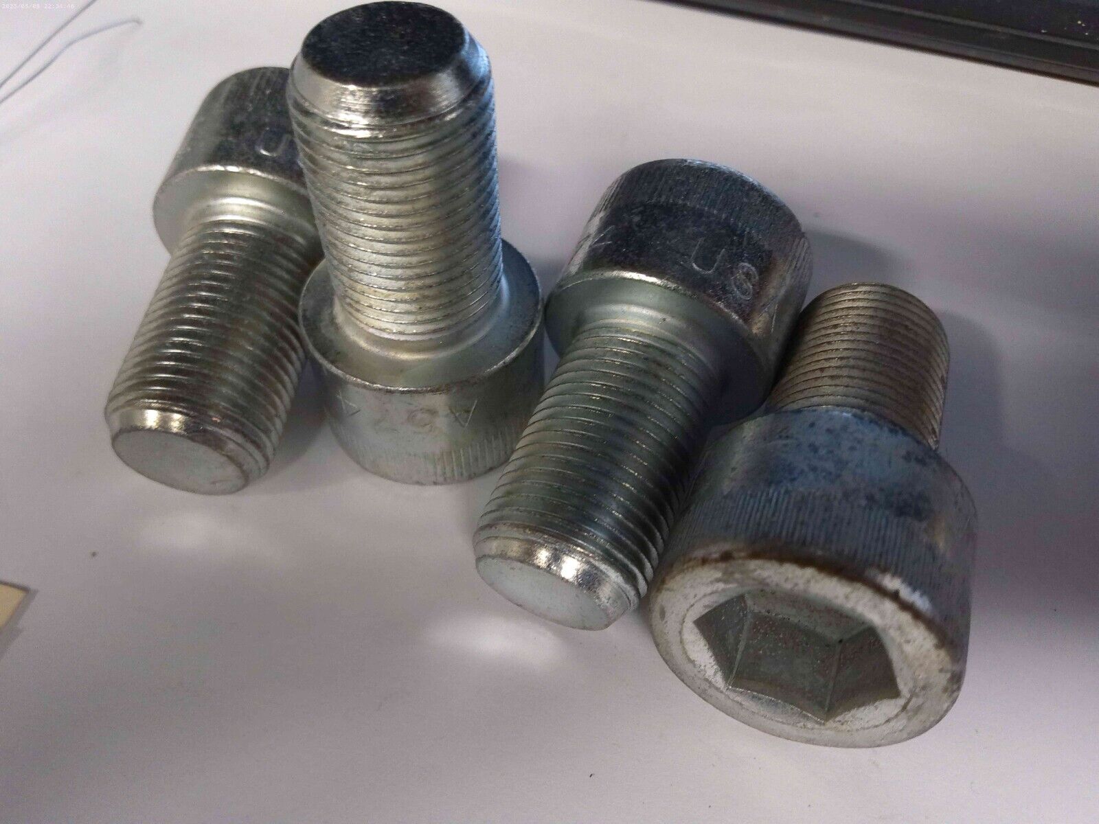23-13452-125 FREIGHTLINER SCR-CAP,HX SKT HD,3/4-16,ZINC Lot of 4pcs | OS7-13