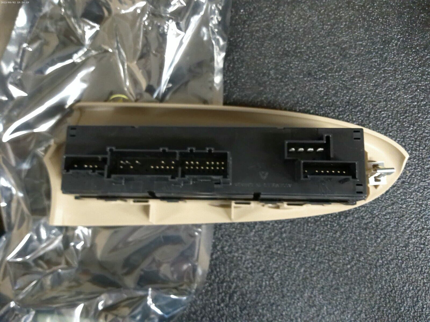 OEM GM Trailblazer Left Driver Side Window Control Switch 25861584 | CS10-B