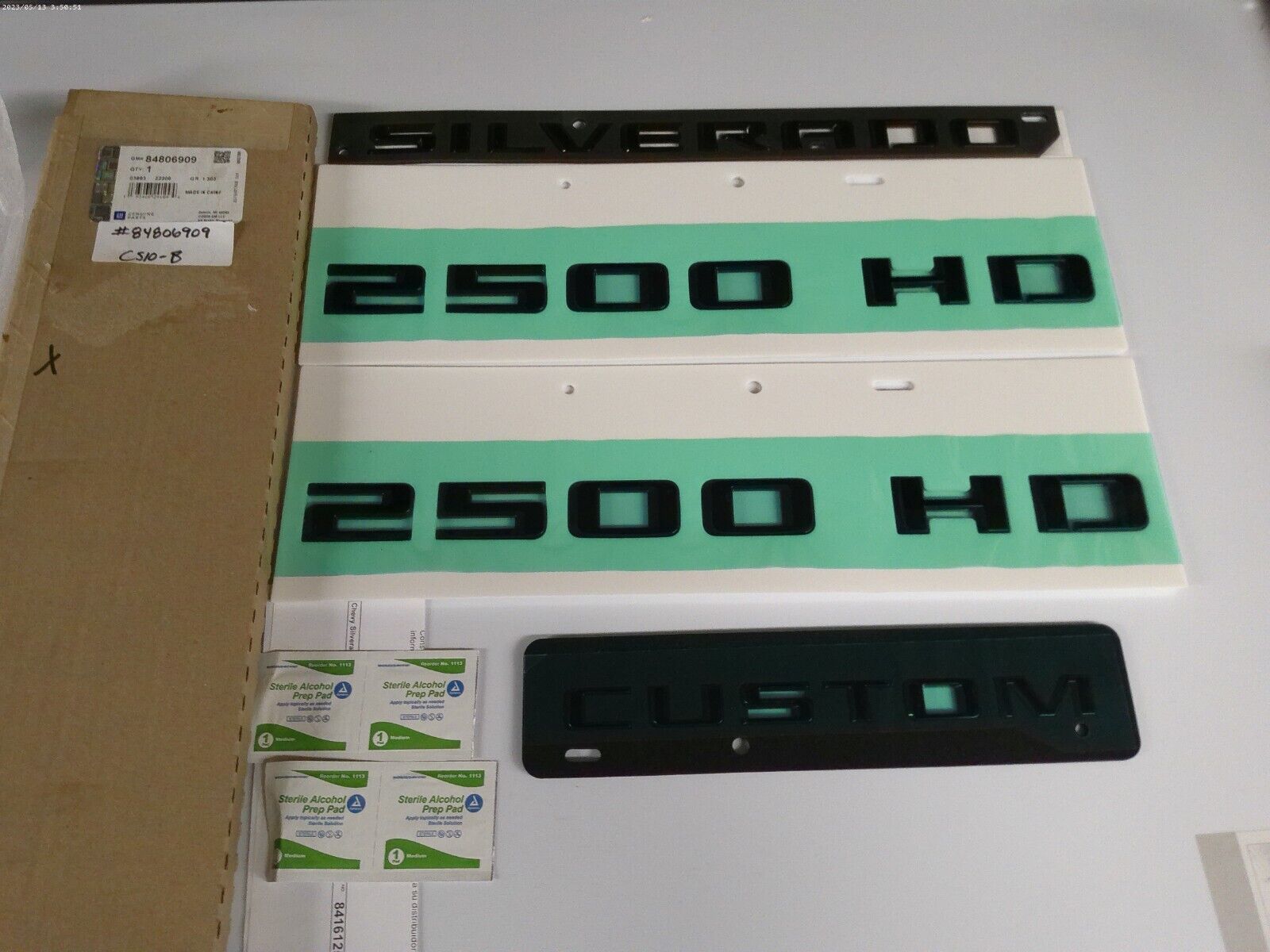 2020-2023 Chevy Silverado 2500 HD Black CUSTOM Emblems Kit 84806909 | CS10-B