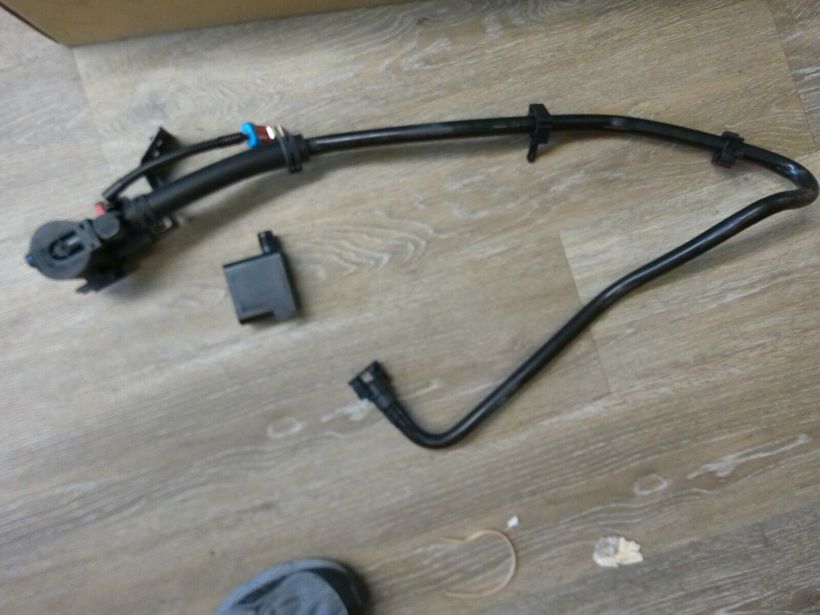 Genuine OEM ACDelco Vapor Canister Vent Solenoid 19258957 | CS11-C