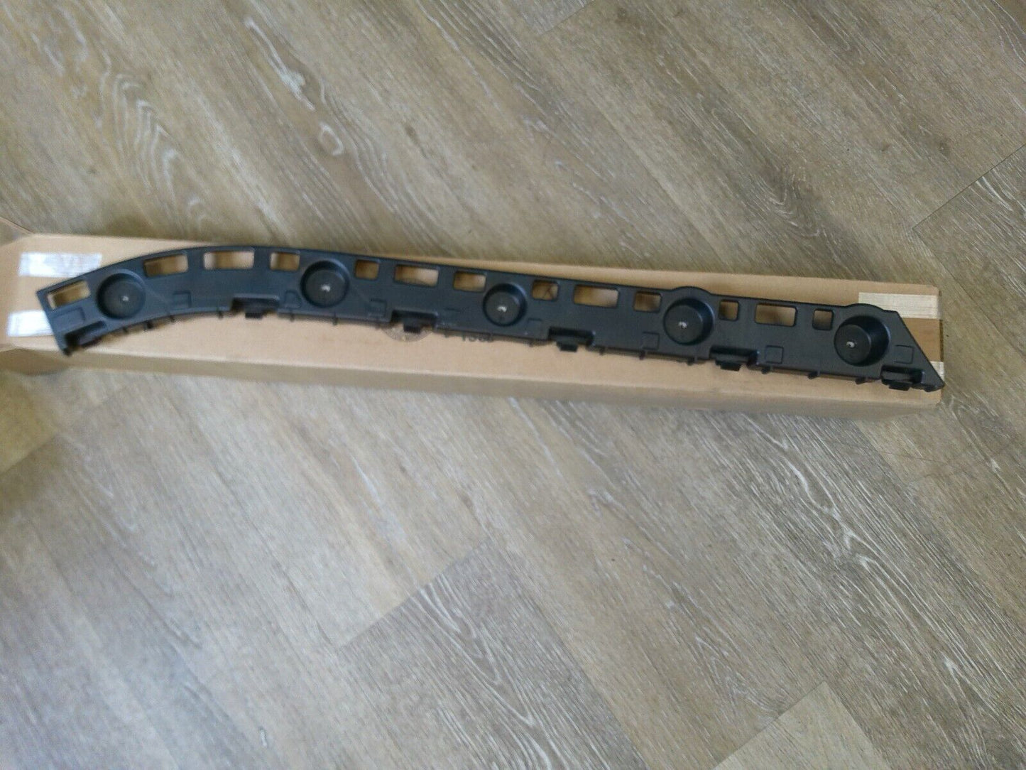 Genuine OEM GM Driver Side Rear Bumper Fascia Bracket 22895321 | CS10-EN