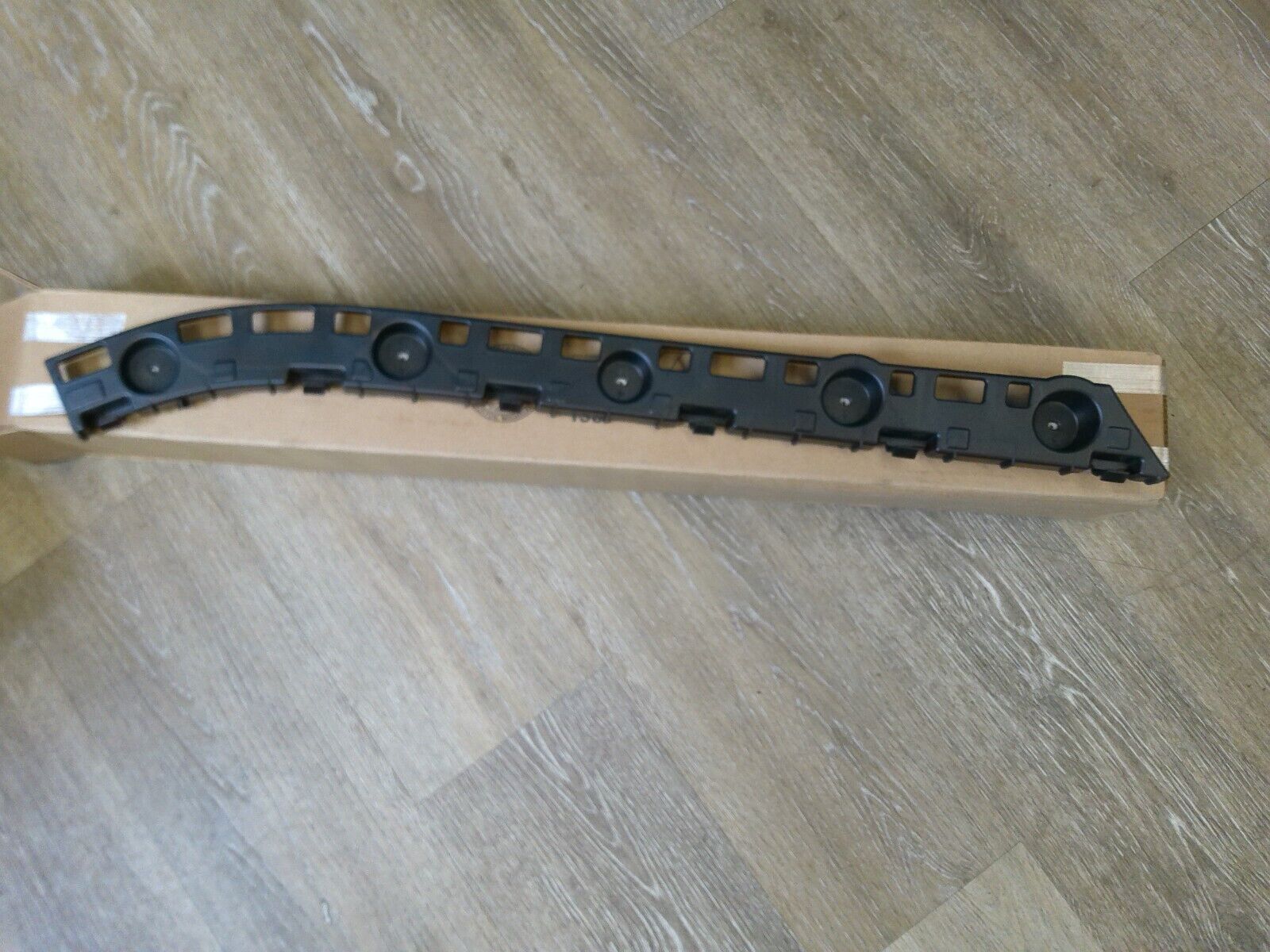 Genuine OEM GM Driver Side Rear Bumper Fascia Bracket 22895321 | CS10-EN
