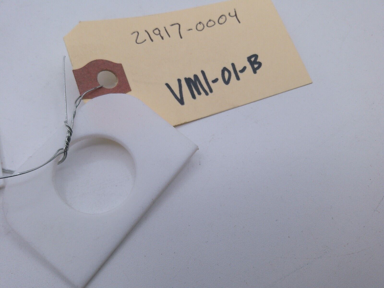 21917-0004 Multi Purpose Insulator for Volvo | VM1-01-B