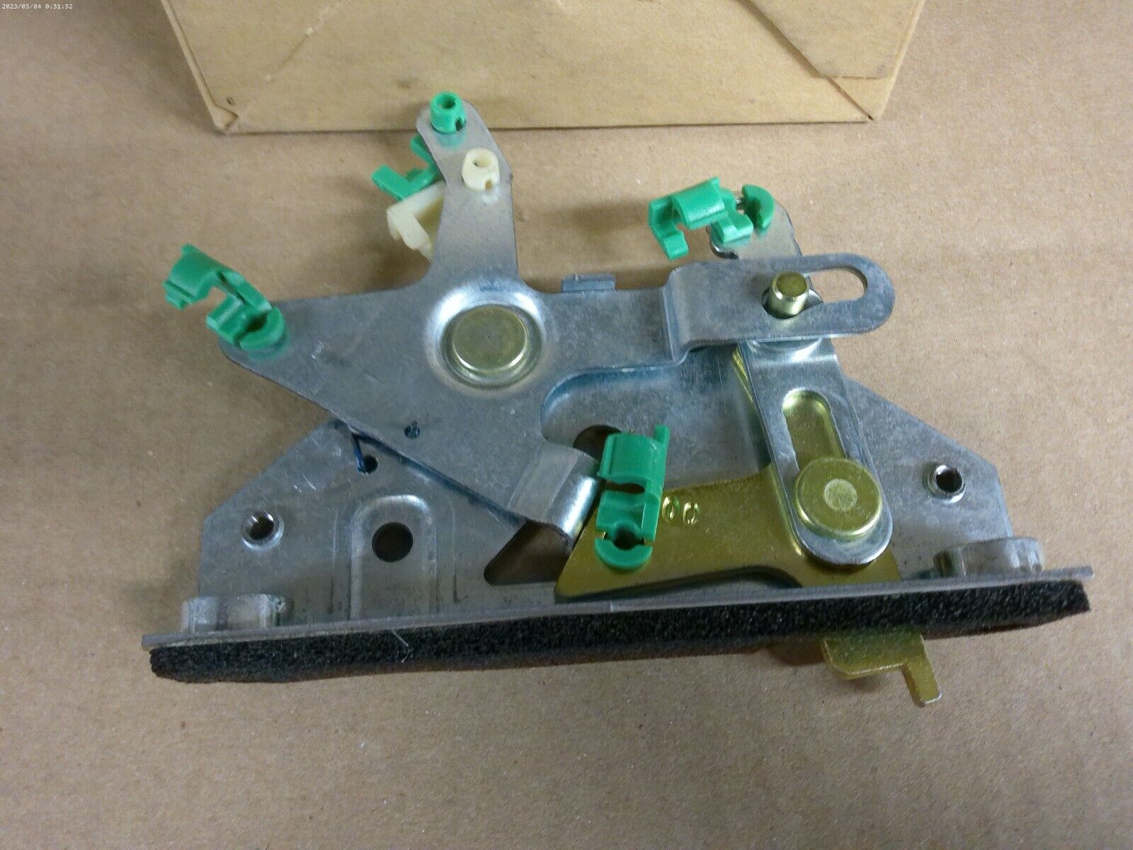 84148219 Genuine OEM MACK VOLVO Latch | CS13-B