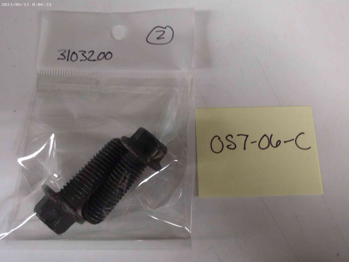 Genuine oem CUMMINS SCREW,HEX FLANGE HEAD CAP 3103200 Lot of (2) | OS7-06-C