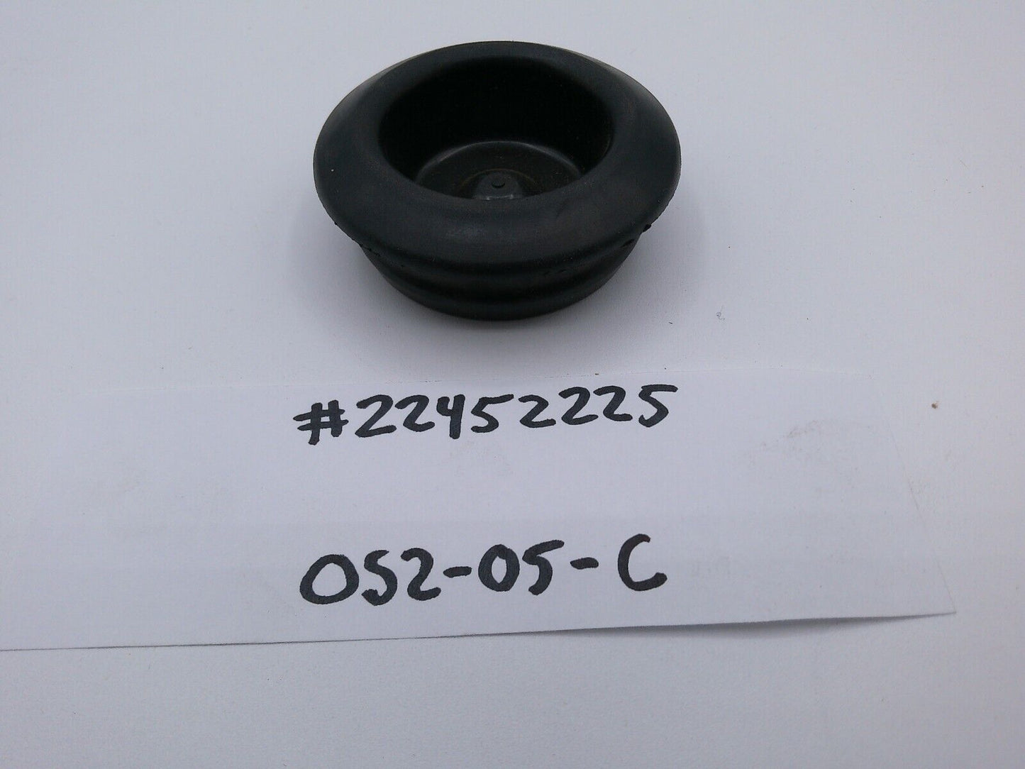 Mack OEM Rubber Drain Plug 22452225 | OS2-05-C