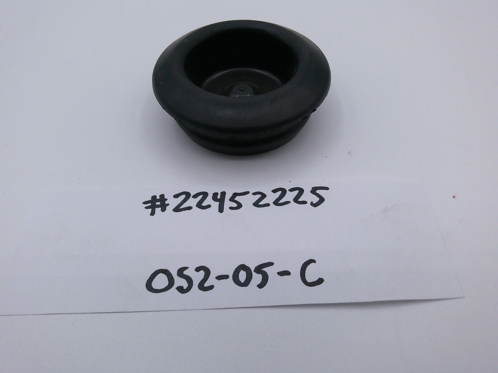 Mack OEM Rubber Drain Plug 22452225 | OS2-05-C