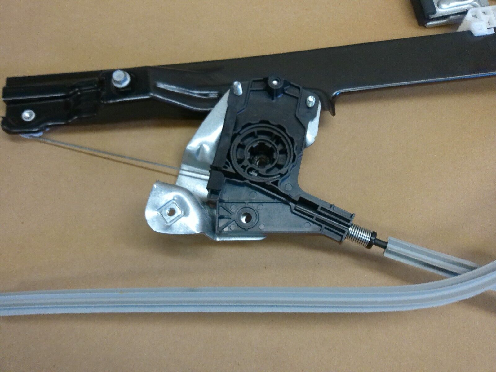 GM NOS Front LH Driver Side Door Window Regulator Assembly 19301968 | CS10-EN
